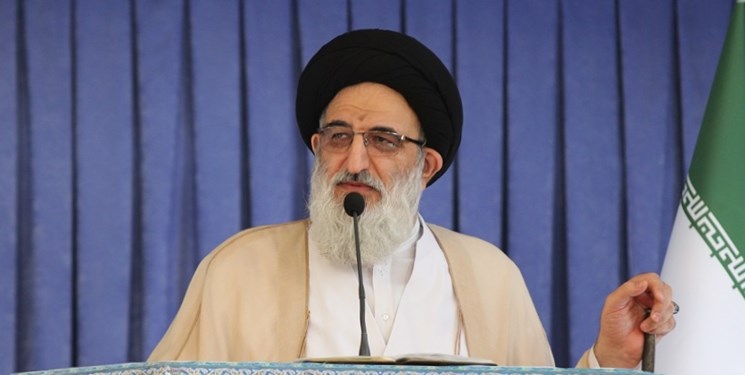 نیروی‌های انقلابی در تببین شخصیت امام خمینی (ره) بیشتر سخن بگویند